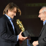 Aldo Albano Fitel premia David Orlandelli Storyborad Artist per il film IL TRADITORE